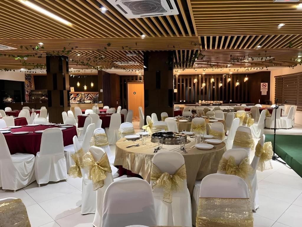 קוטה קינבלו D Arc Hotel מראה חיצוני תמונה